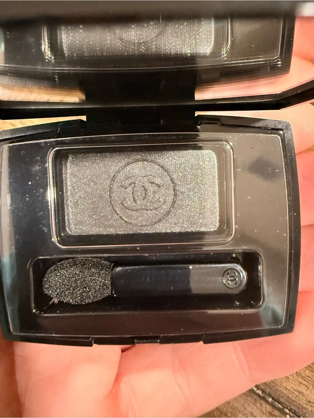 CHANEL Ombre Essentielle Soft Touch Eyeshadow in Black Star